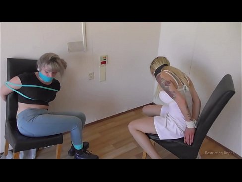 ❤️ Akapindwa muropa / akasungwa uye akasungwa / musikana ari mukutambudzika pa %sn.epicpornvideos-com.ru % ☑